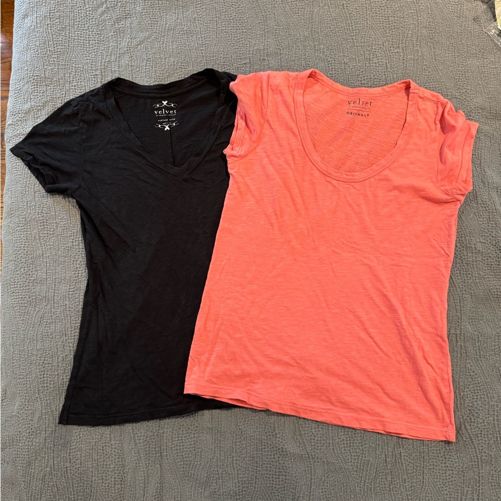 Velvet by Graham & Spencer Black and Coral Tees (Small)